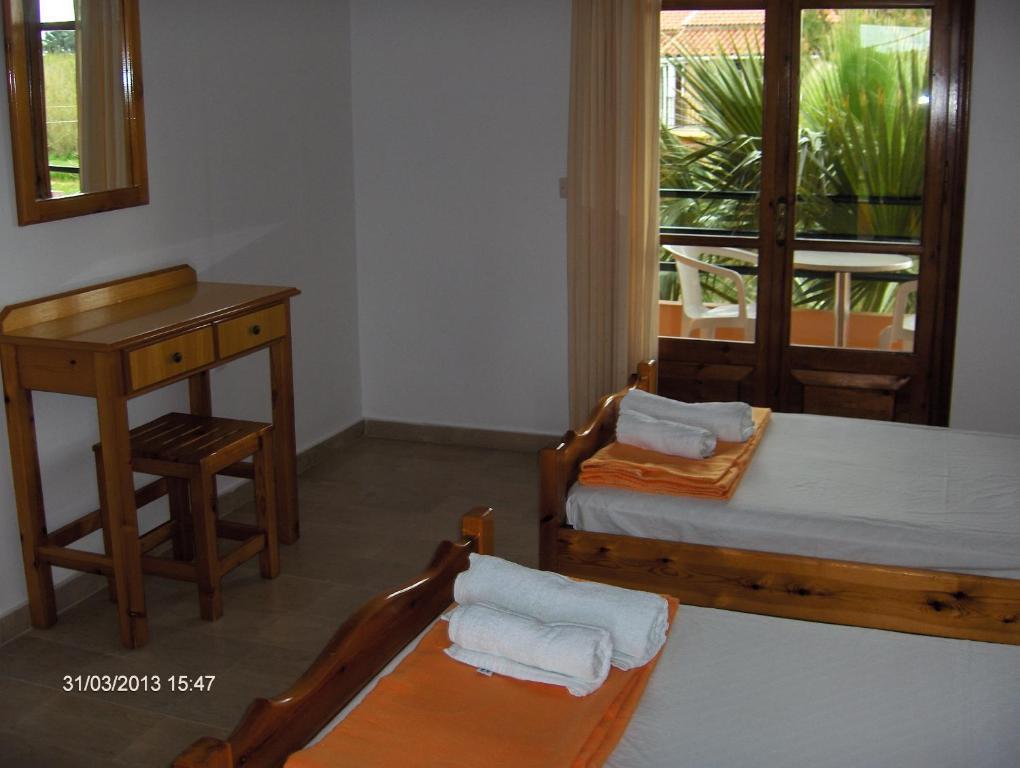 Feakes Apartments Arillas  Habitación foto