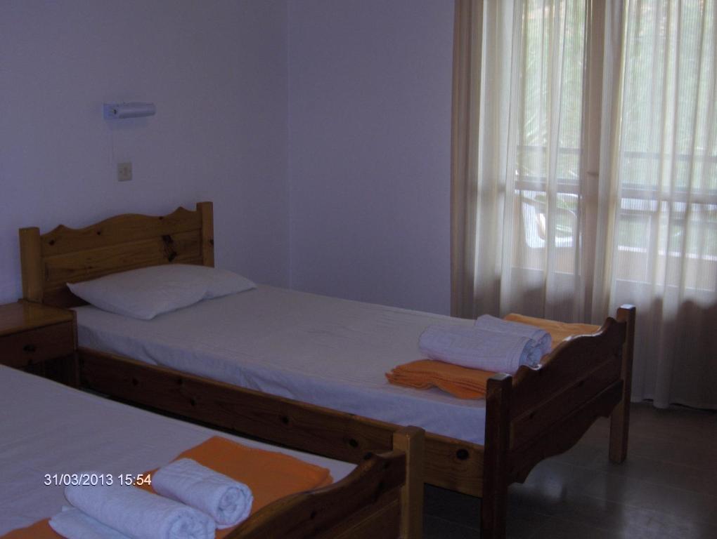 Feakes Apartments Arillas  Habitación foto
